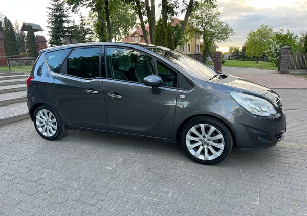 Opel Meriva cena 24700 przebieg: 188000, rok produkcji 2011 z Ostrołęka małe 277